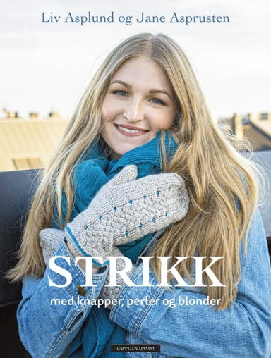 Omslag av "Strikk med knapper, perler og blonder"
